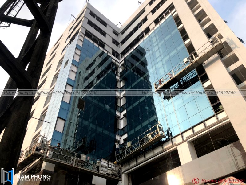 Vách mặt dựng kính phản quang - CTr Hồ Tùng Mậu
