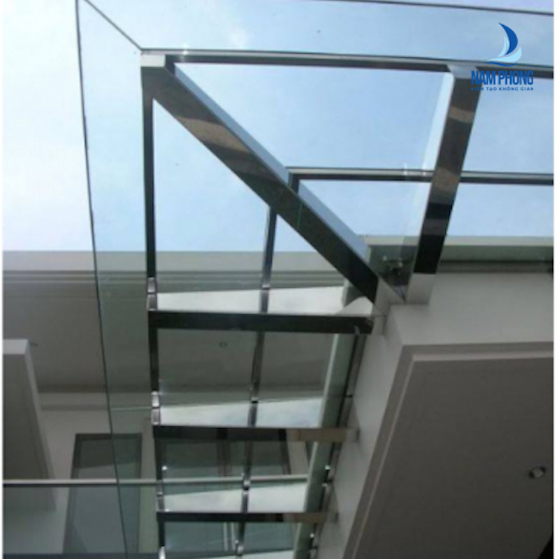 thi công mái che kính cường lực khung inox