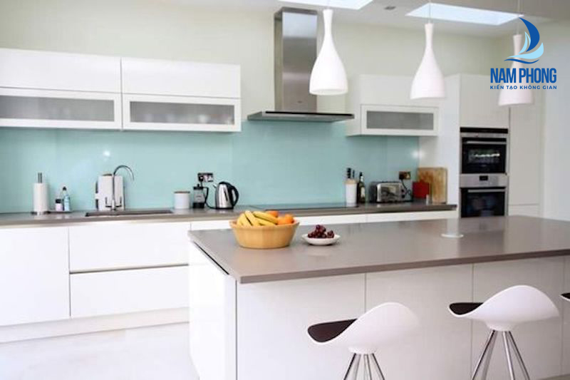 Kính màu trang trí ốp bếp
