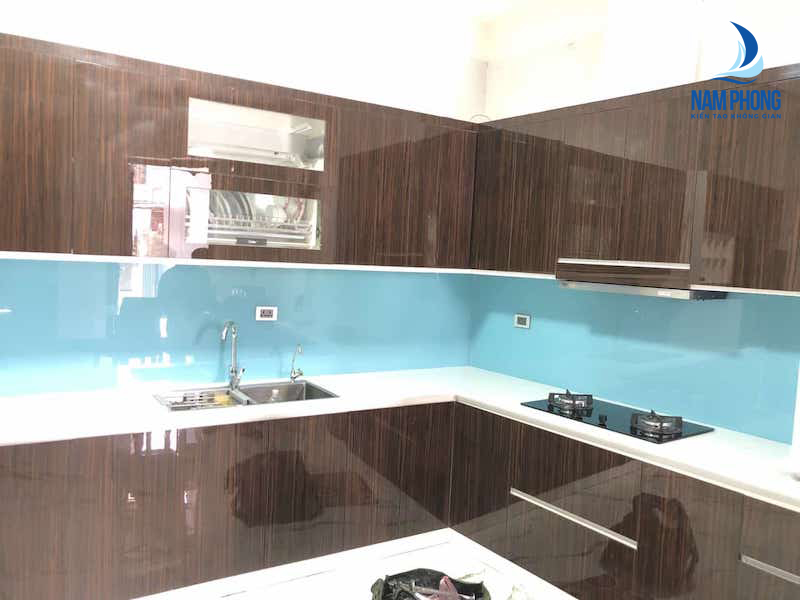 kính ốp màu xanh