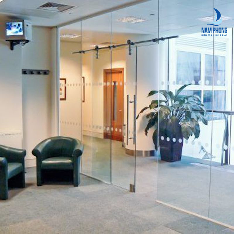 cửa kính thuỷ lực