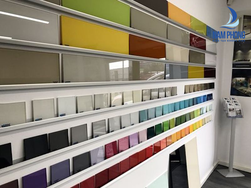 bảng màu kính ốp bếp