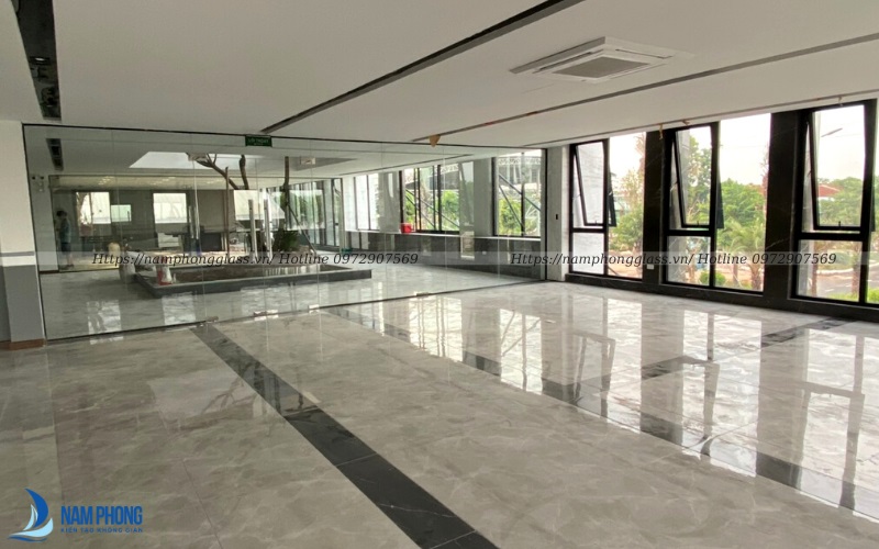 mau cua so nhom xingfa mo hat