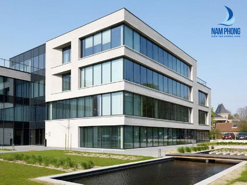 Ứng dụng vách kính trong thiết kế công ty, văn phòng