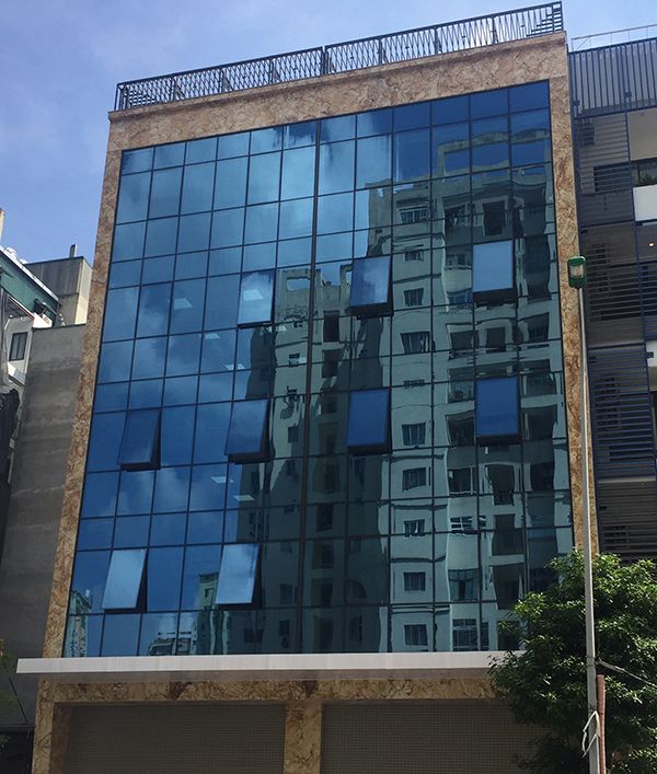 vách kính mặt dựng