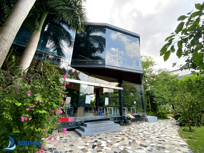 Vách kính mặt dựng siêu vip