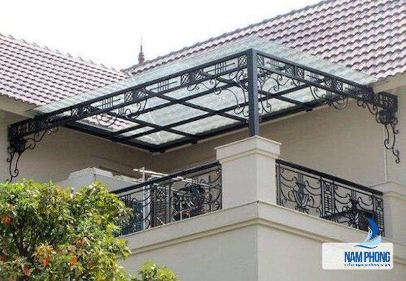 Mái kính cường lực sân thượng khung sắt đẹp