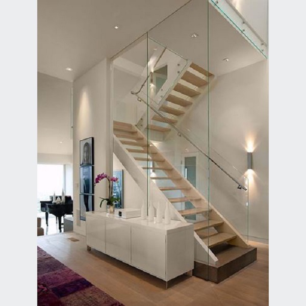 vách kính cường lực cầu thang