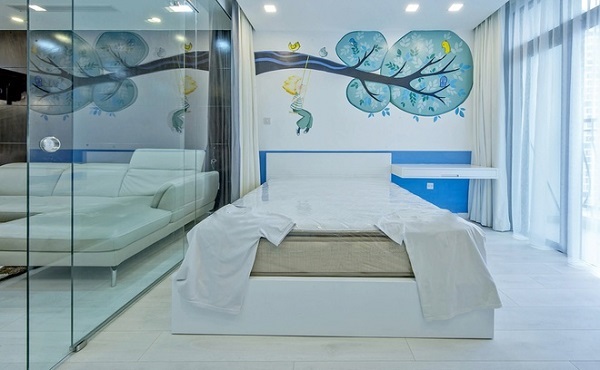 Thiết kế vách ngăn phòng ngủ kính cường lực giúp không gian thêm tinh tế hơn