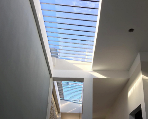 mái kính cường lực giếng trời