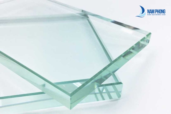 bao gia thi cong kinh cuong luc 10 mm