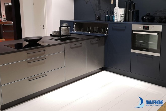 kinh cuong luc mau den