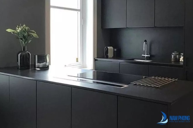 kinh cuong luc mau den