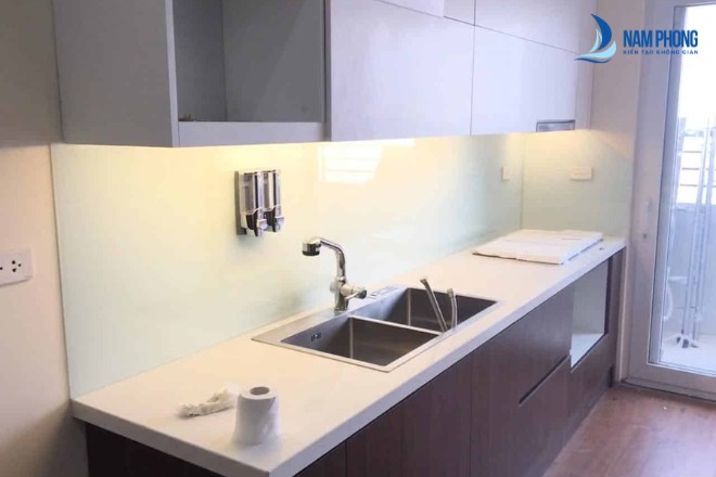 kinh cuong luc mau trang sua