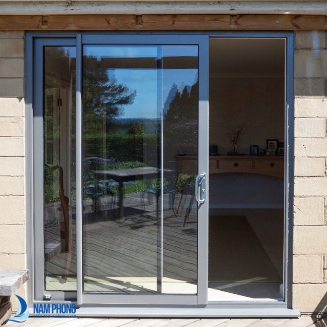 mau cua kinh ra vao dep