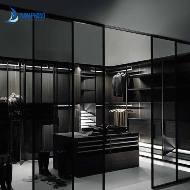 kinh cuong luc mau den