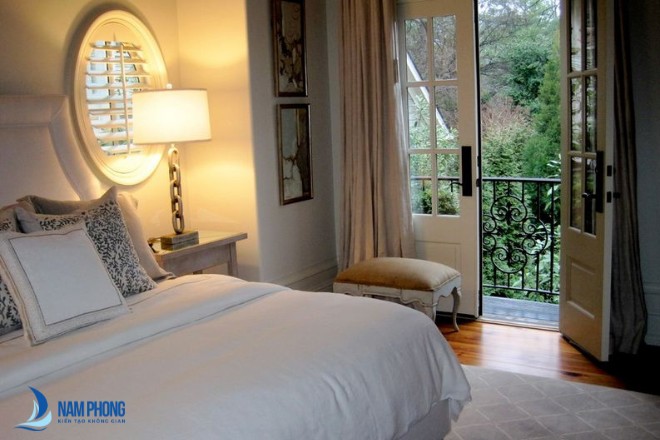 cua nhom phong ngu canh mo quay