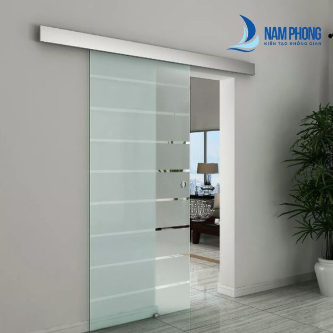 mau cua kinh cuong luc khong khung