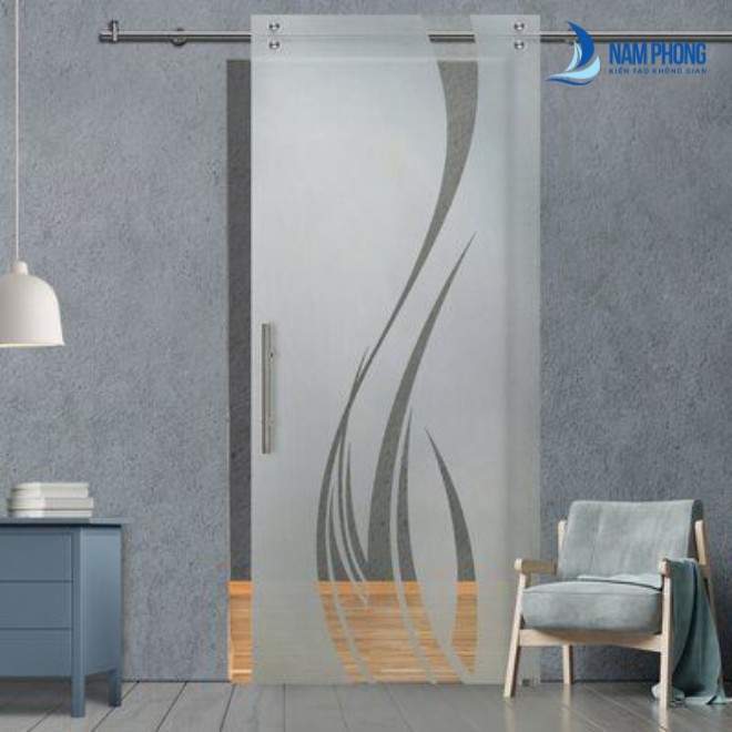 mau cua kinh cuong luc khong khung