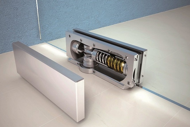 Sửa cửa kính cường lực bị xệ bằng chỉnh bản lề