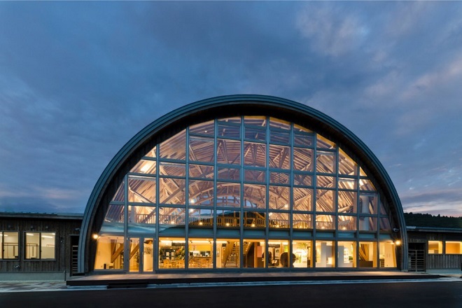 Thiết kế kính cường lực 1 chiều cho công trình kiến trúc công cộng