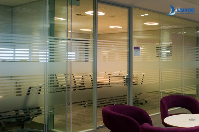 Mẫu cửa kính mờ đục hiện đại