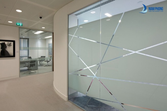 Mẫu cửa kính mờ họa tiết độc đáo, đẹp nhất