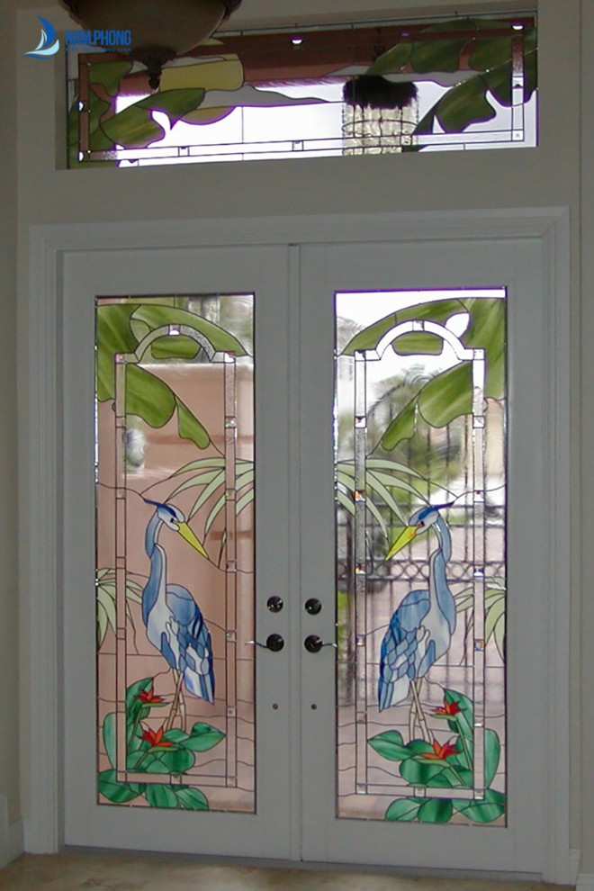 Mẫu cửa kính tranh phòng khách đẹp. độc đáo
