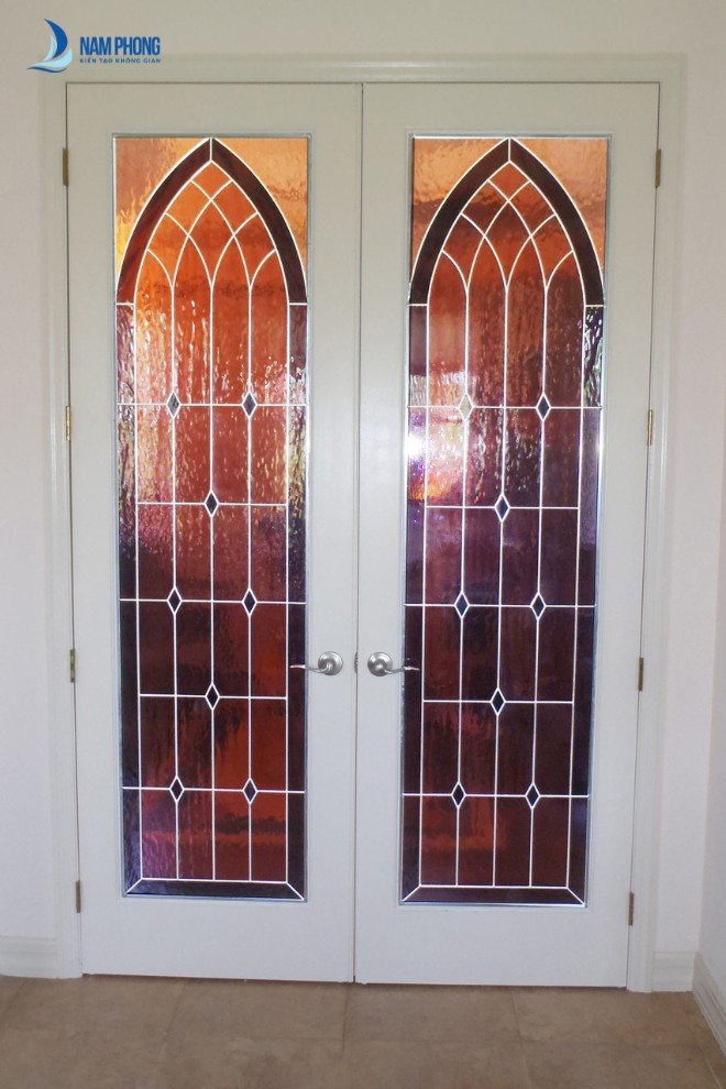 Mẫu cửa kính tranh phòng khách màu sắc