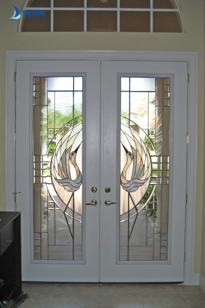 Mẫu cửa kính tranh phòng khách thiết kế hiện đại