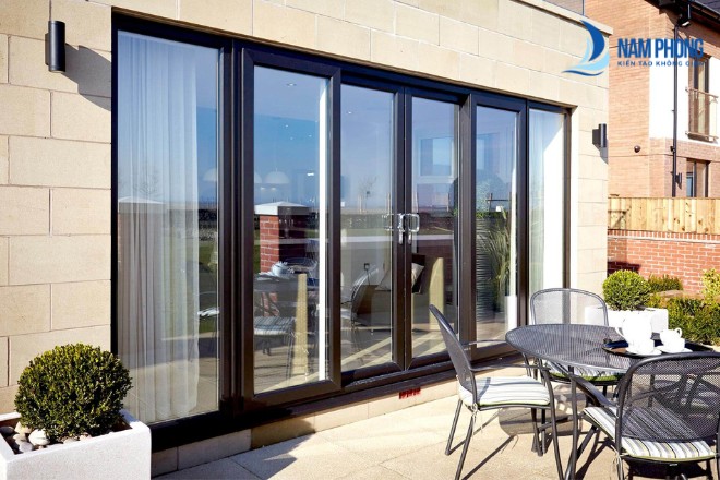 Mẫu cửa lùa nhôm kính 4 cánh thiết kế đẳng cấp thời thượng