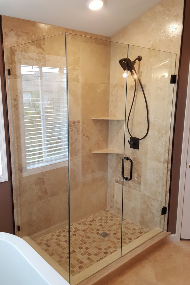 Mẫu vách kính phòng tắm thiết kế sang trọng