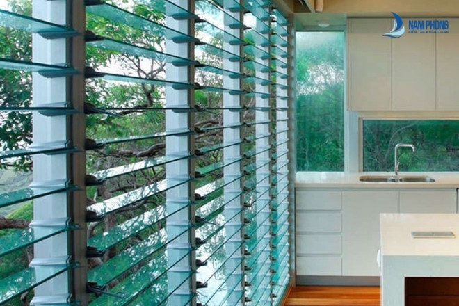 Cửa chớp lật thiết kế tối giản