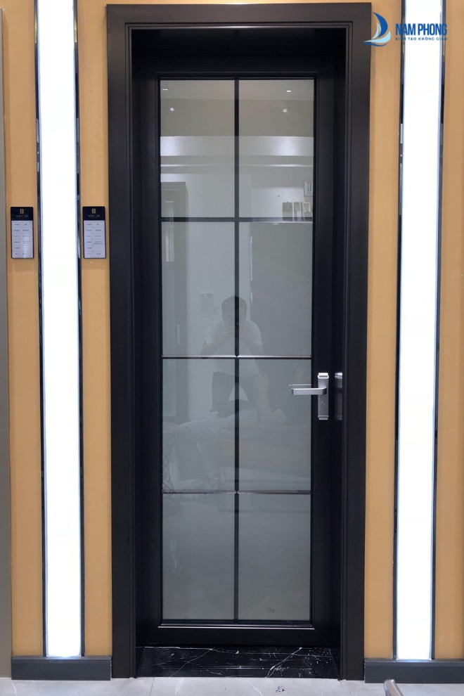 Mẫu cửa nhà vệ sinh chia ô hiện đại