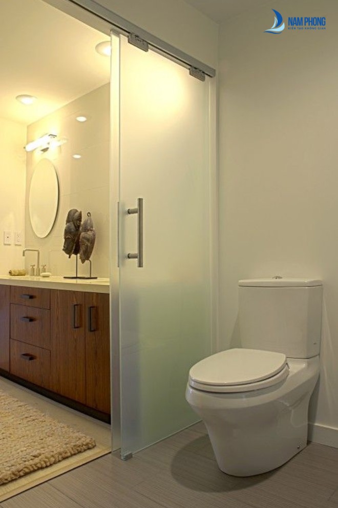 Mẫu cửa nhà vệ sinh không khung ray treo