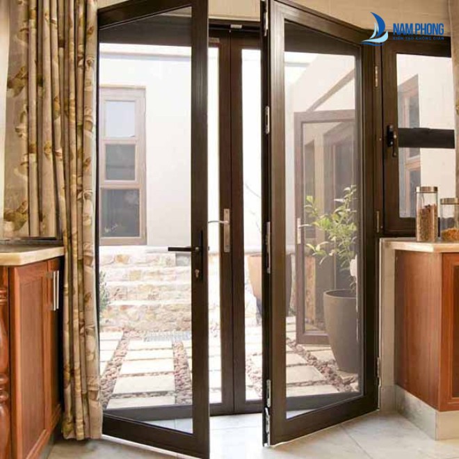 Mẫu cửa kính mở quay khung nhôm