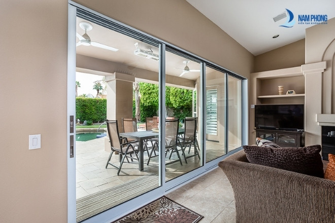 Mẫu cửa lùa 4 cánh khung nhôm màu trắng đẹp