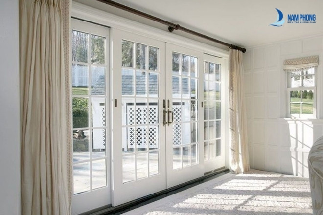 Mẫu cửa lùa 4 cánh phong cách tân cổ điển