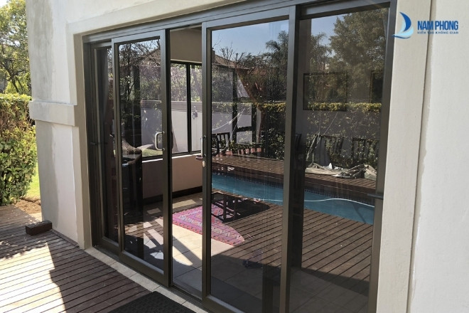 Cấu tạo cửa nhôm Xingfa hệ 55 gồm những gì?