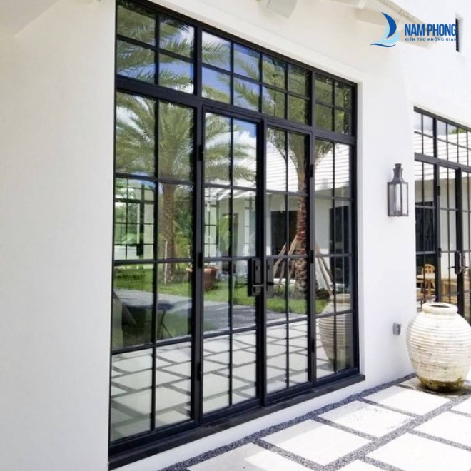 Mẫu cửa đi 4 cánh chia ô đẹp