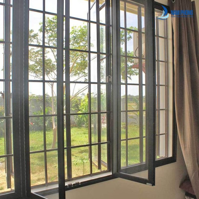 Mẫu cửa sổ chia ô chắc chắn