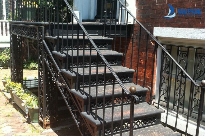 Một số lưu ý khi lựa chọn cầu thang sắt nghệ thuật