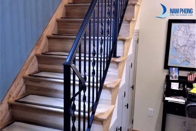 Mẫu lan can cầu thang đơn giản, tinh tế trong từng chi tiết