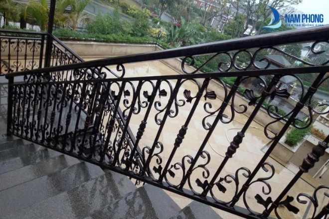 Mẫu lan can sắt hoa văn, họa tiết sang trọng