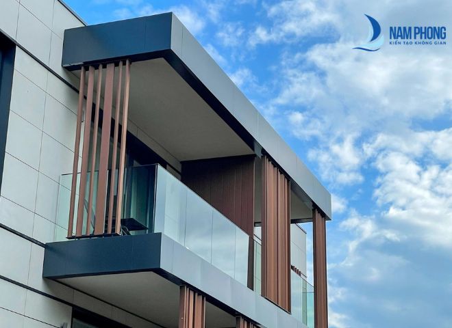 So sánh về chi phí