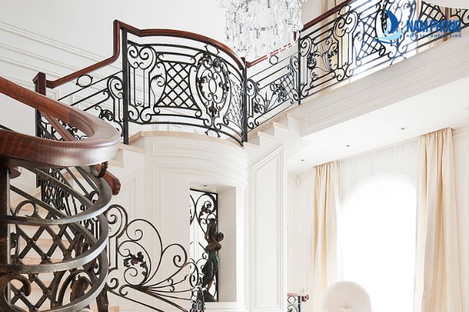 Lan can sắt uốn nghệ thuật phù hợp với không gian nào?