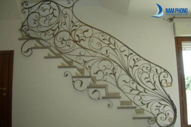 Mẫu lan can sắt uốn độc đáo cho thiết kế nhà biệt thự
