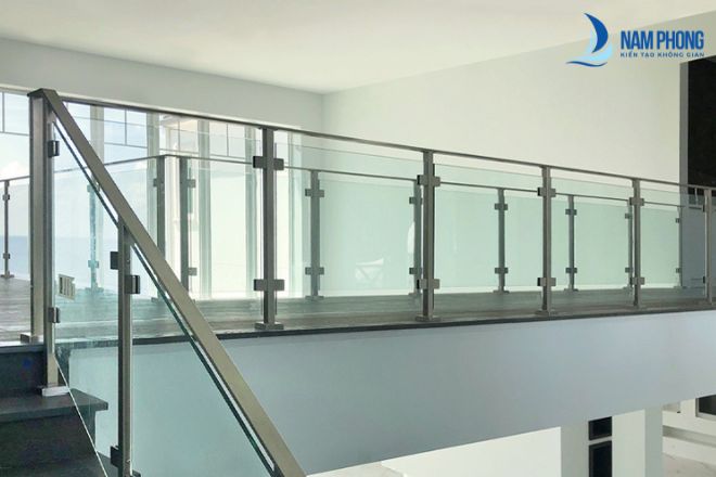 Lan ban kinh cường lực đẹp khung nhôm Xingfa