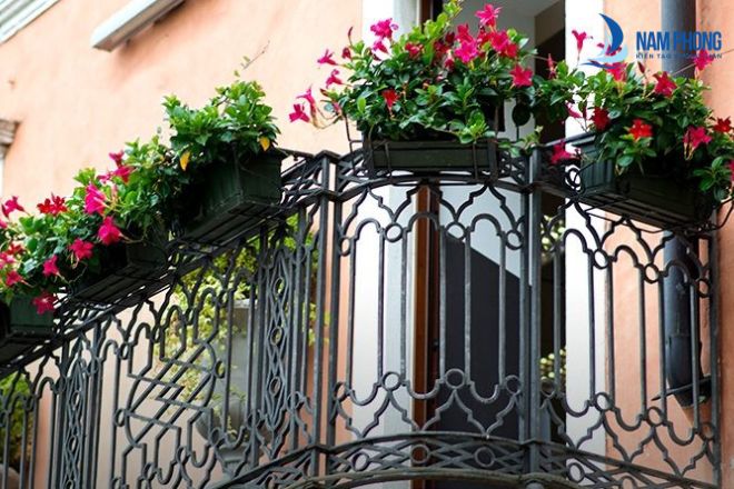 Lợi ích khi sử dụng lan can ban công bằng sắt