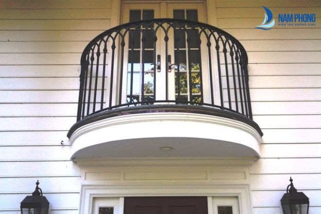 Mẫu lan can ban công thiết kế hiện đại uốn cong